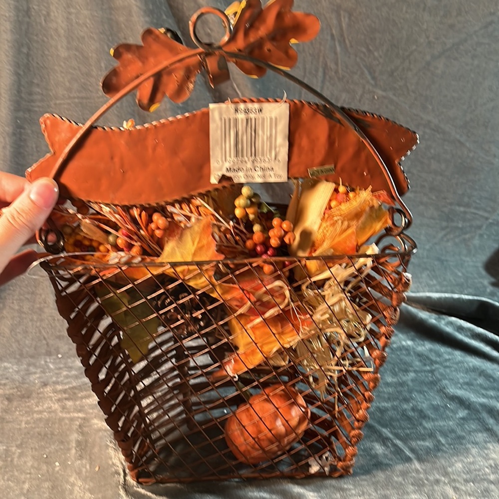 Fall Welcome Basket Decor - Picture 6 of 6